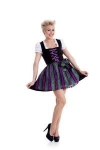 Frau im sexy Dirndl Outfit