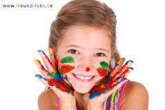 Farbenfrohes Kinder Fotoshooting mit Spaß Faktor
