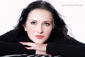 Beauty Shooting mit Model Vivien für Kabel 1 Magazin frau beauty fotografie nürnberg oberasbach