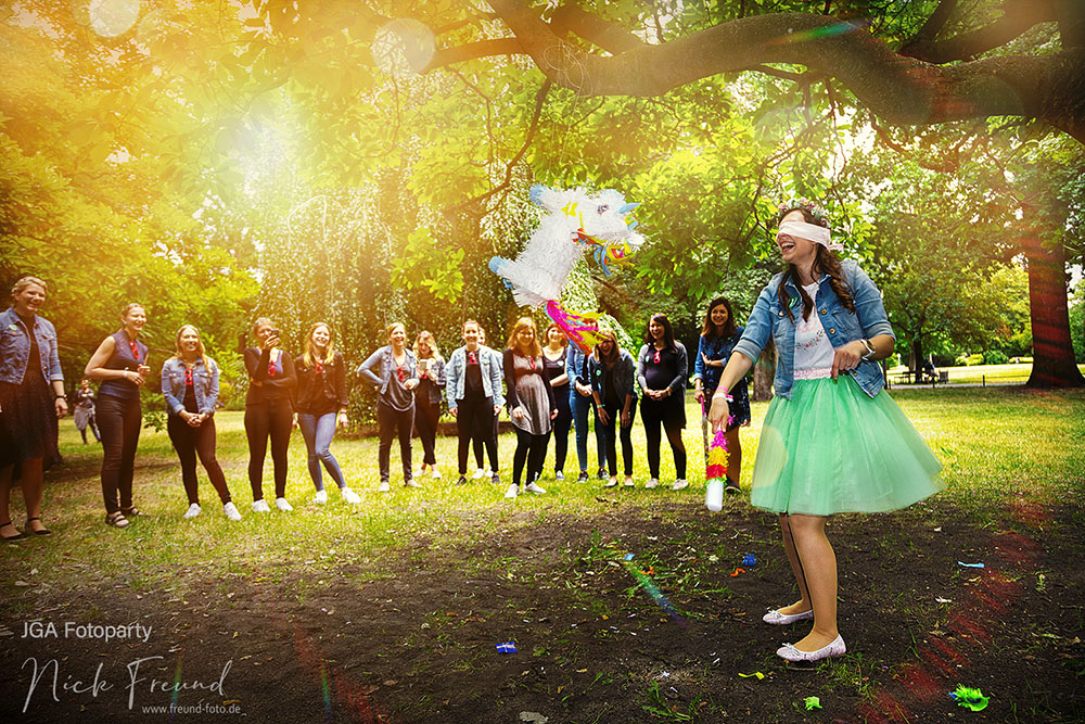 Spanische Pinata Junggesellenabschied Party Fotoshooting in Fürth Nürnberg und Umgebung Dein Fotograf für eine Junggesellenabschied Fotoparty in Fürth Nürnberg und Umgebung