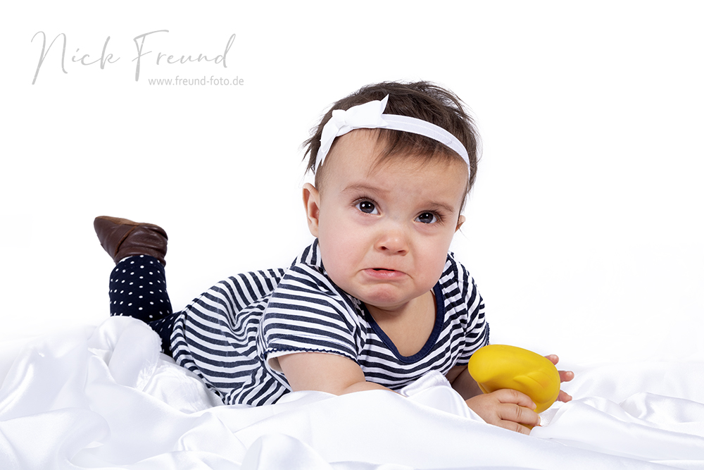 Baby, Kind oder Teene Fotoshooting Gutschein 12 Kind ist traurig beim Fotoshooting in Oberasbach