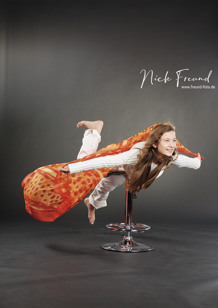 Bildmontage Bildretusche mit Adobe Photoshop und Lightroom 5 bildmontage bildbearbeitung supergirl vorher